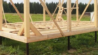 Сарай на винтовых сваях или хозблок на сваях Крымск цена от 2532 руб. / шт.